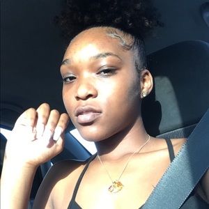 Meet your Posher, Jadore